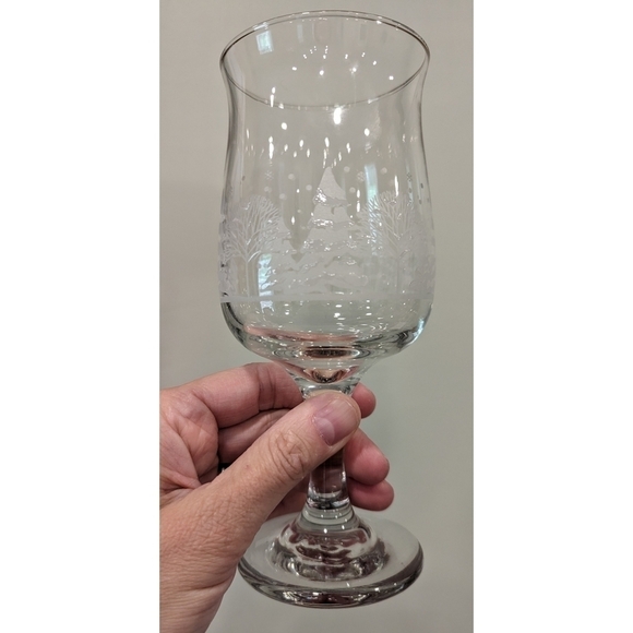 Vintage Set of Two Libbey for Arby's Etched Winter Tulip Wine Glasses - Picture 2 of 7